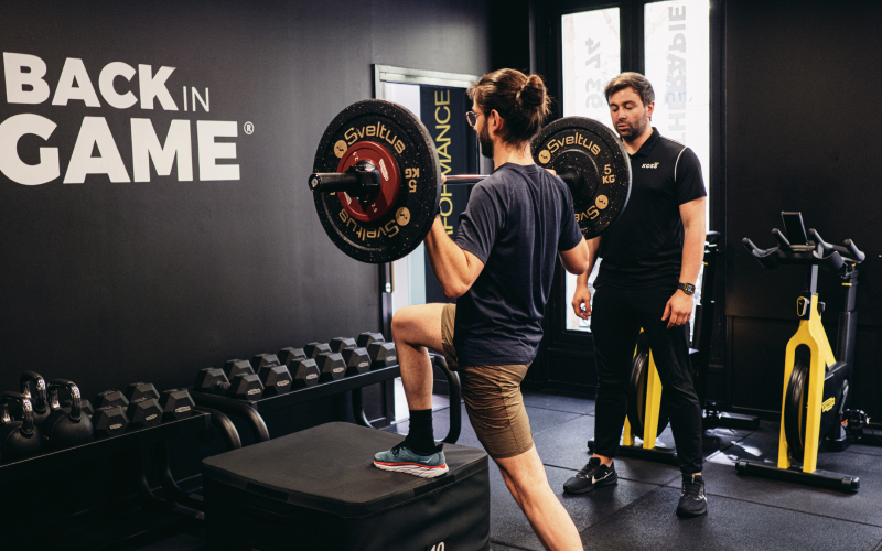 douleur épaule musculation développé couché dips tractions corriger priorité | KOSS | Paris